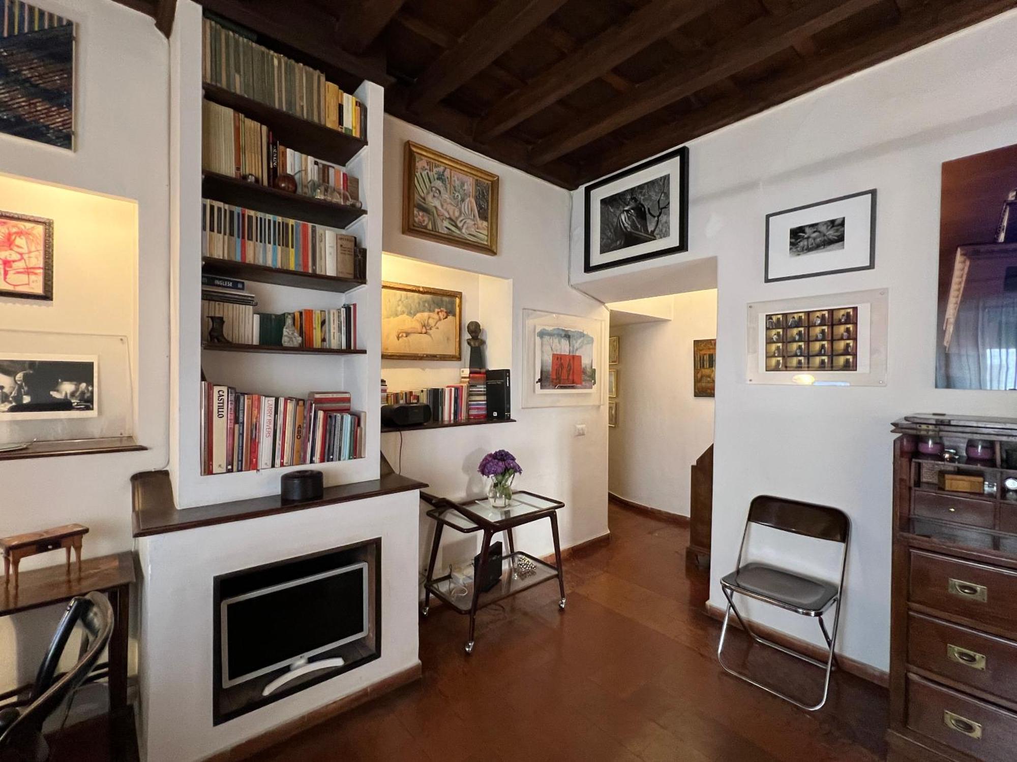 Renaissance Square, Bright Apartamento *