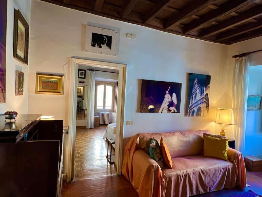 Renaissance Square, Bright Appartamento *